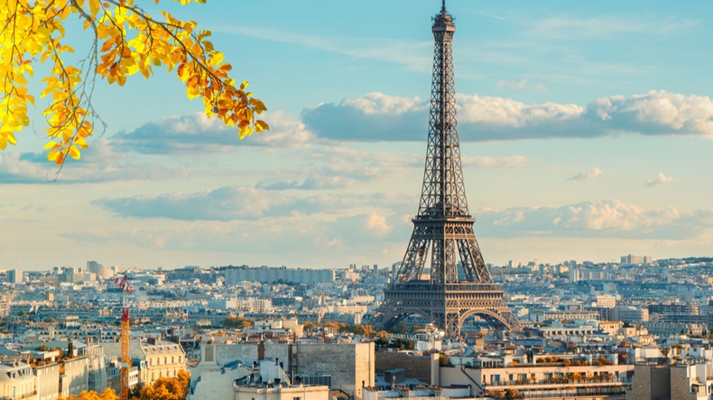 Eiffel tower iconic landmark