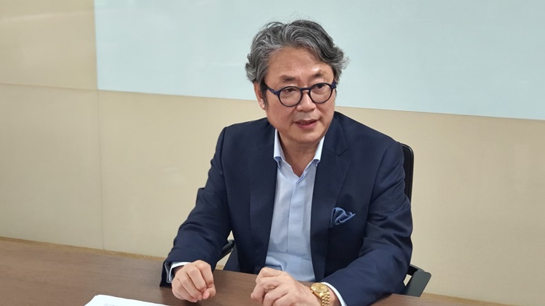 Kyunghwa Huh, CEO of KIMCo